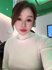骚到骨子里的美少妇