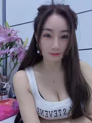 舌吻性感骚月儿