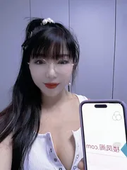 秦淮性感美乳少妇夏夏