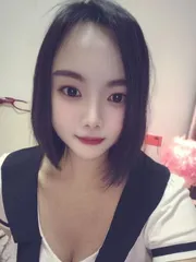 返食短发木瓜奶少妇