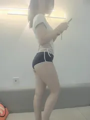宝山细腰温柔小姐姐