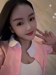 前凸后翘小甜妹