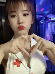 娇小型骚女小艾艾