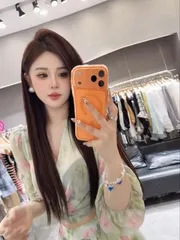 很哇塞的钱多多小姐姐
