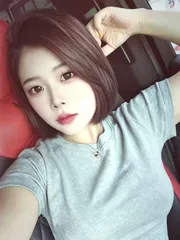 短发韵味轻少妇
