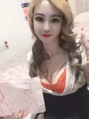会玩的大胸骚货