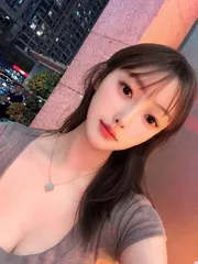 大胸女友颜值茶茶