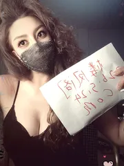 大理性感黑丝开档一线嫩逼