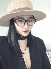 温柔的眼睛姐姐
