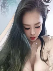 E乳肥臀巨骚少妇