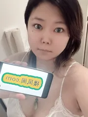 朝阳微胖高个女孩
