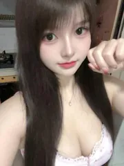 龙岗纯欲大奶萌妹