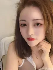 服务女王伊玲