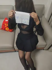 爱穿丝袜的少妇