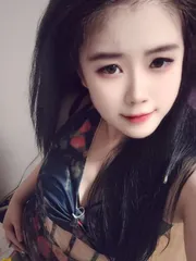 可撕的碎花裙御姐