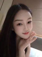 白云颜值女友依依