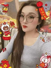 漂亮眼镜少妇