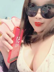大胸性感少妇