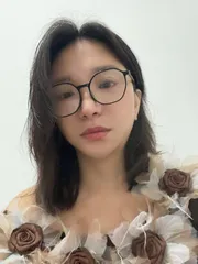 戴眼镜的大奶骚妇