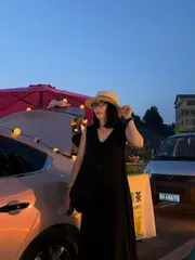 温温柔柔的眼镜妹