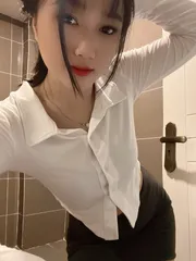 丰乳翘臀嫩妹子