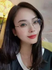 大奶眼睛熟女