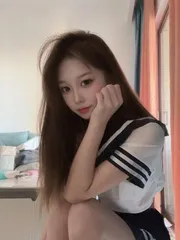制服一线天蓓蓓