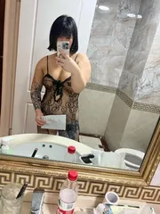 短发制服小妹