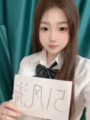 清纯大胸配合小妹妹