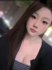 00后肤白美媚