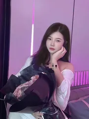 依然美女小姐姐
